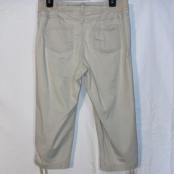 Basic edition khaki capris - Picture 4 of 7